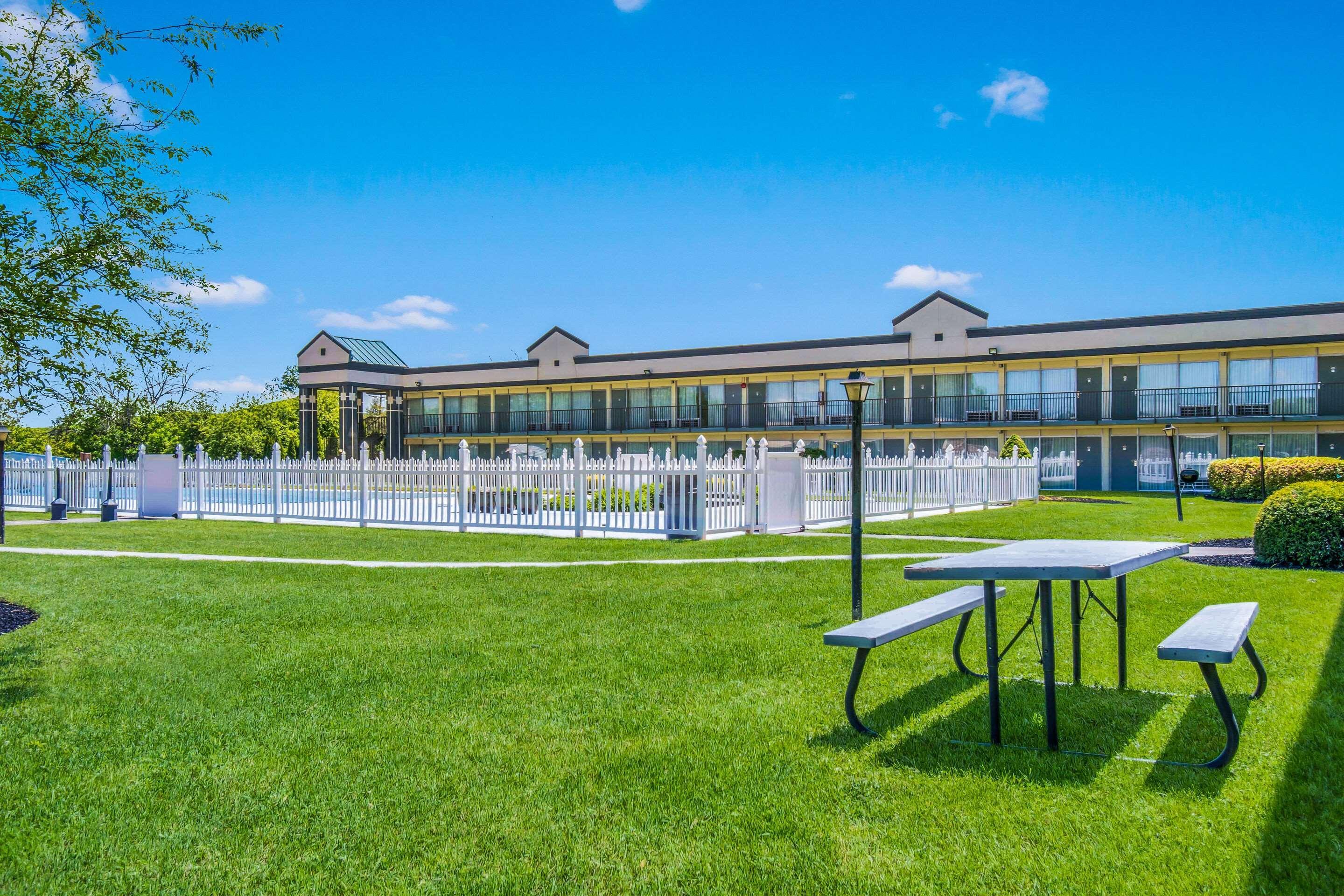 Quality Inn & Suites York Dış mekan fotoğraf